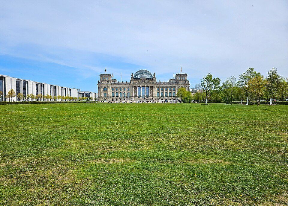 Platz der Republik — view 1.