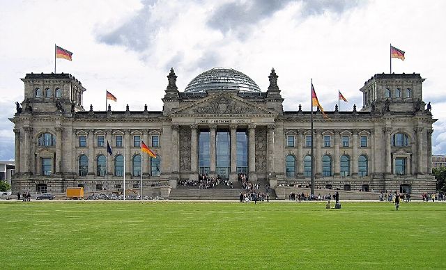 Platz der Republik — view 2.