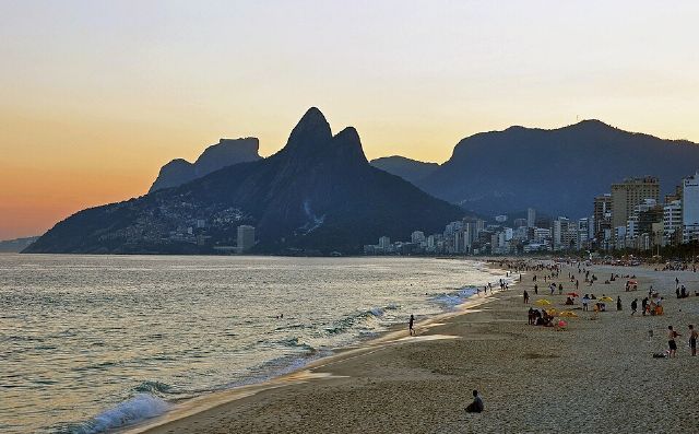 Praia de Ipanema — view 2.
