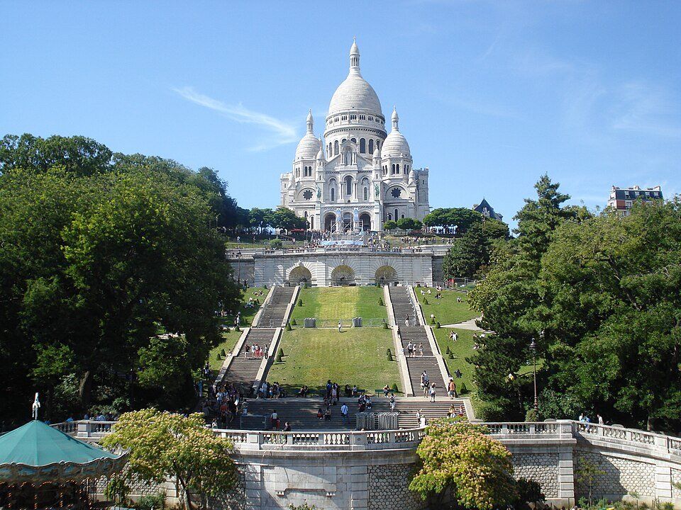 Square Louise-Michel — view 1.