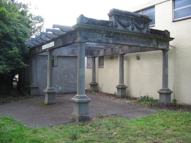 Edinburgh Gardens — view 2.