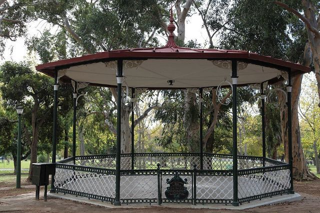 De Waal Park — view 2.