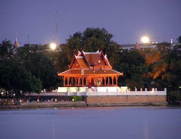 Santichaiprakarn Park — view 2.