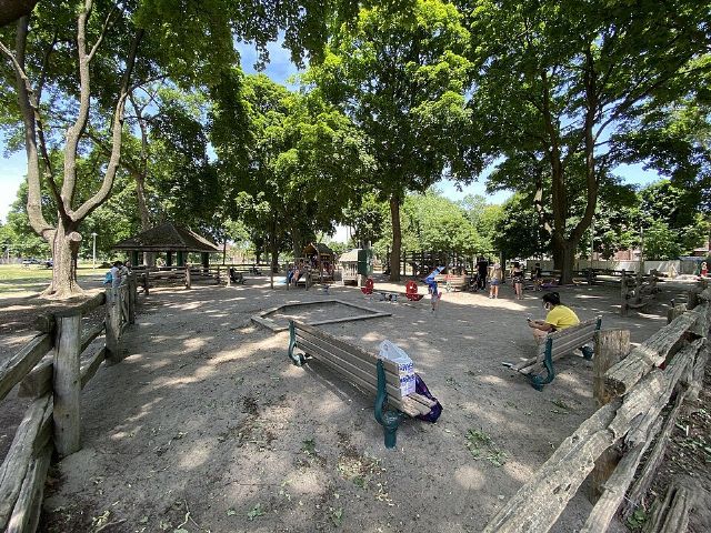 Dufferin Grove Park — view 3.