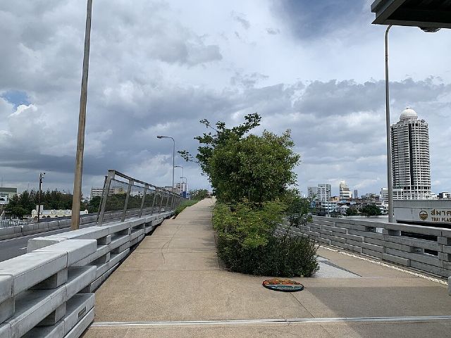 Chao Phraya Sky Park — view 2.