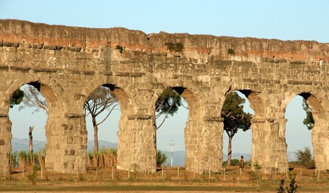 Parco degli Acquedotti — view 3.
