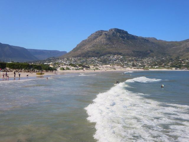 Hout Bay Beach — view 2.