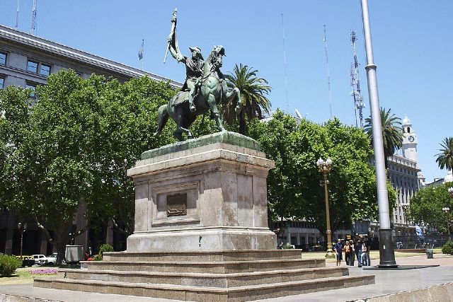 Plaza de Mayo — view 2.