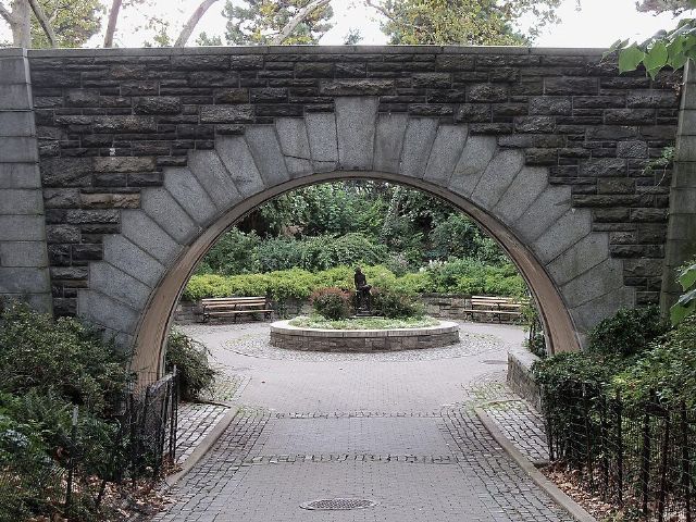 Carl Schurz Park — view 2.