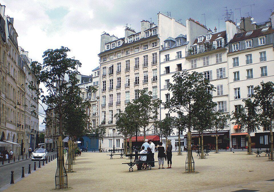Place Dauphine — view 1.