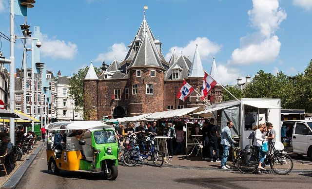 Nieuwmarkt — view 3.