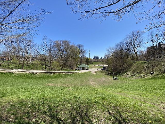 Trinity Bellwoods Park — view 3.